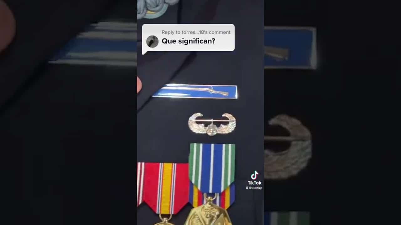 traje de gala militar